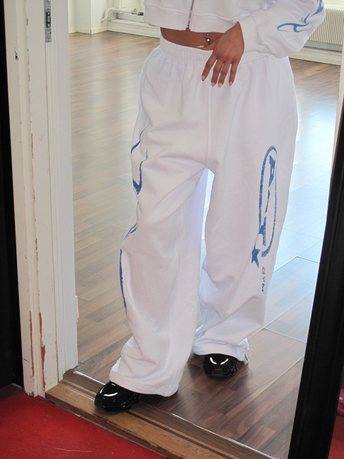 WHITE DBD JOGGERS